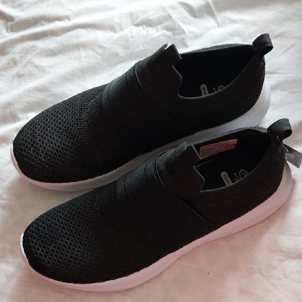 Athletic Works Mens Size 9.5 Mesh Slip On Sneakers With Memory Foam.  NEW
